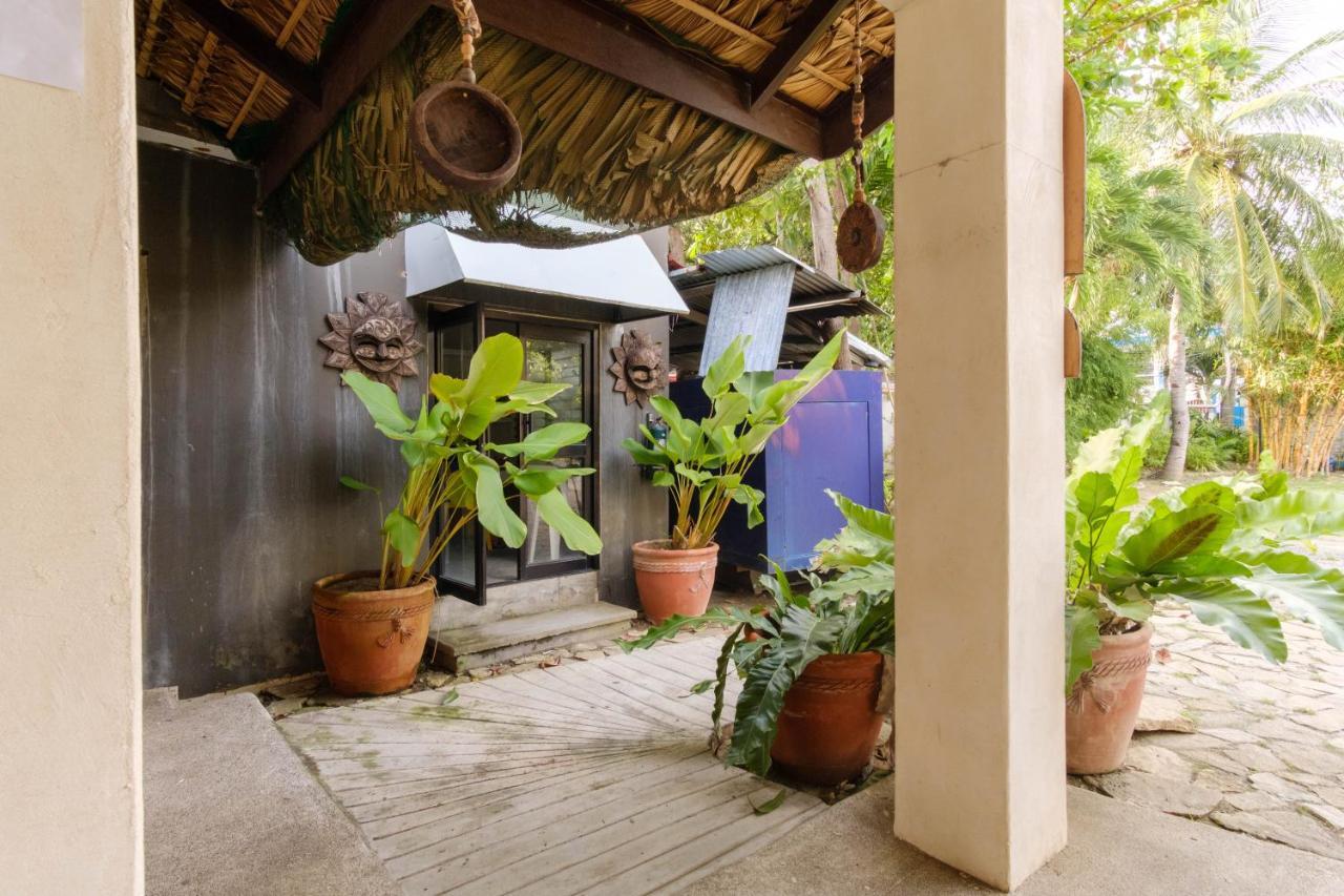 Reddoorz Plus Near Vigan Convention Center Ngoại thất bức ảnh